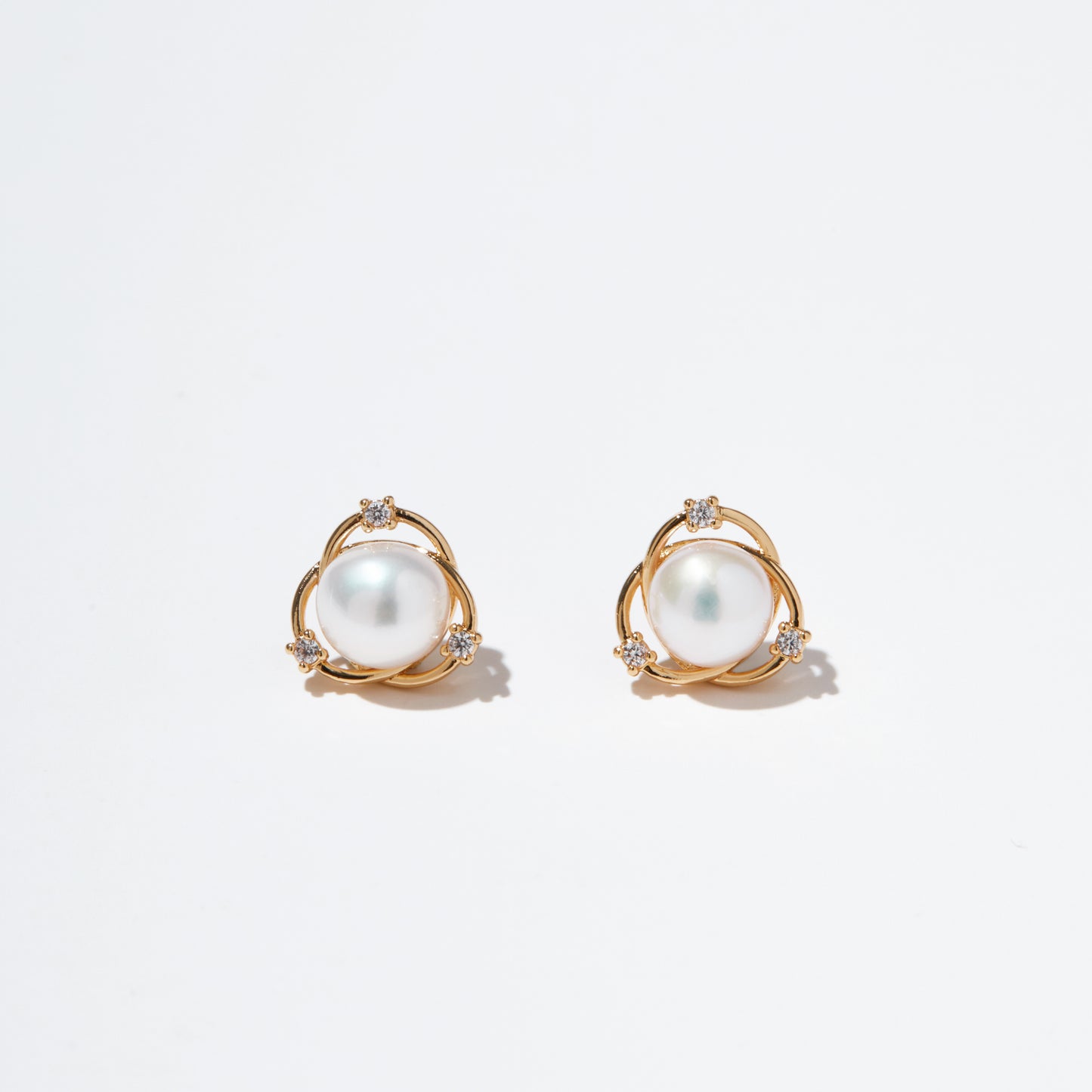 Blessing Wreath Zirconia Pearl Studs