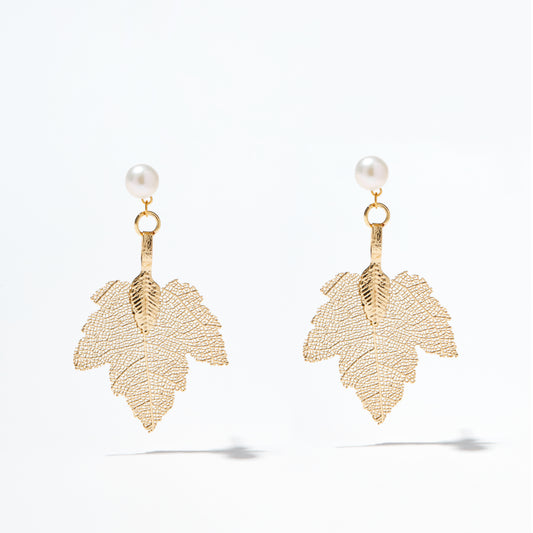 Peal studs with maple leaf jacket