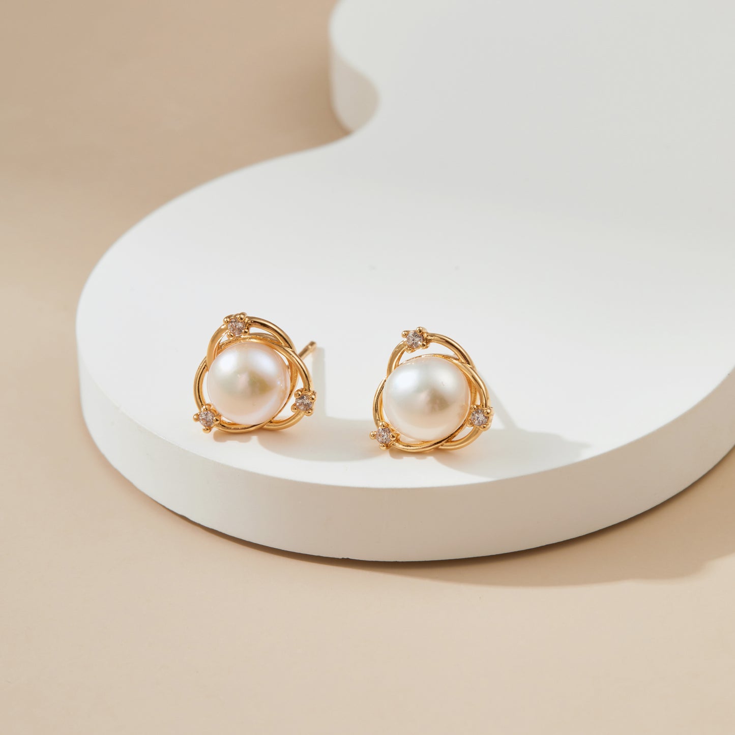 Blessing Wreath Zirconia Pearl Studs
