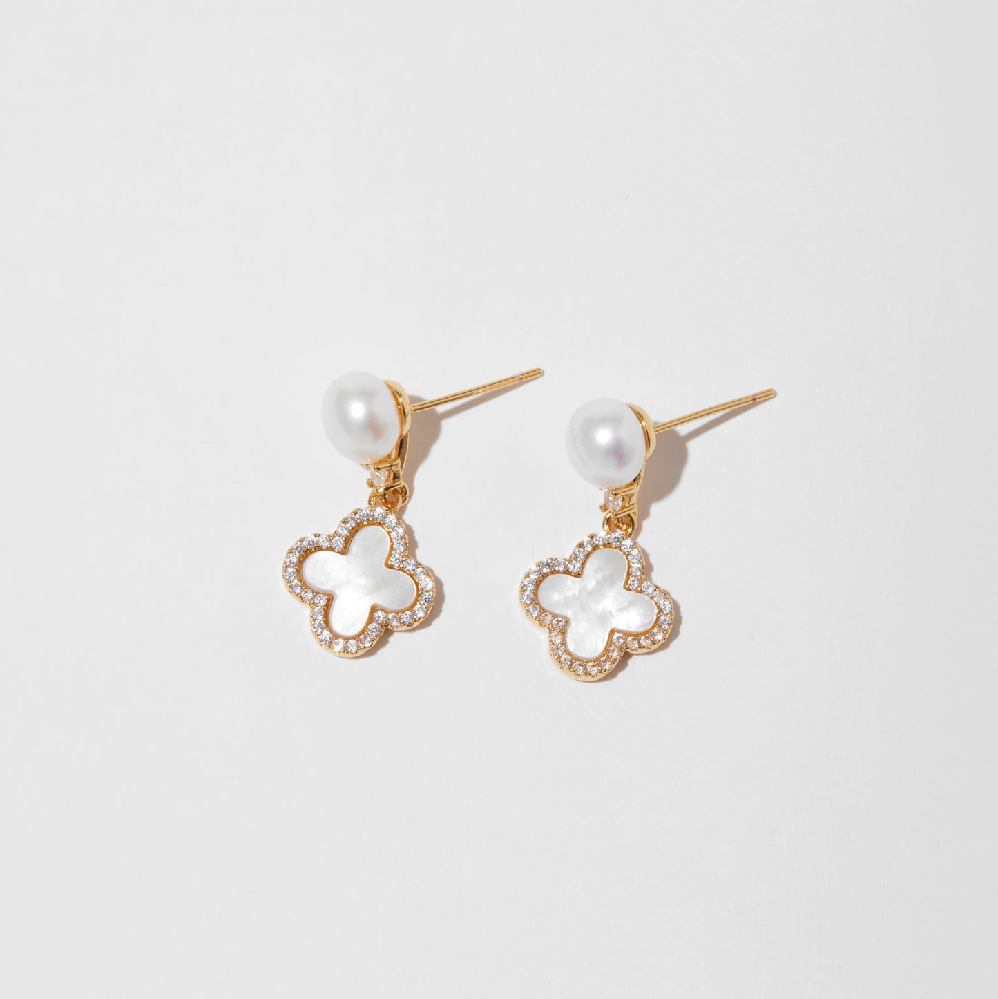 Mia pearl earrings