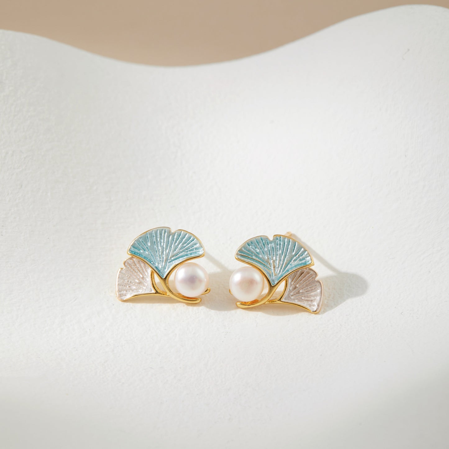 Ginkgo Pearl ear studs