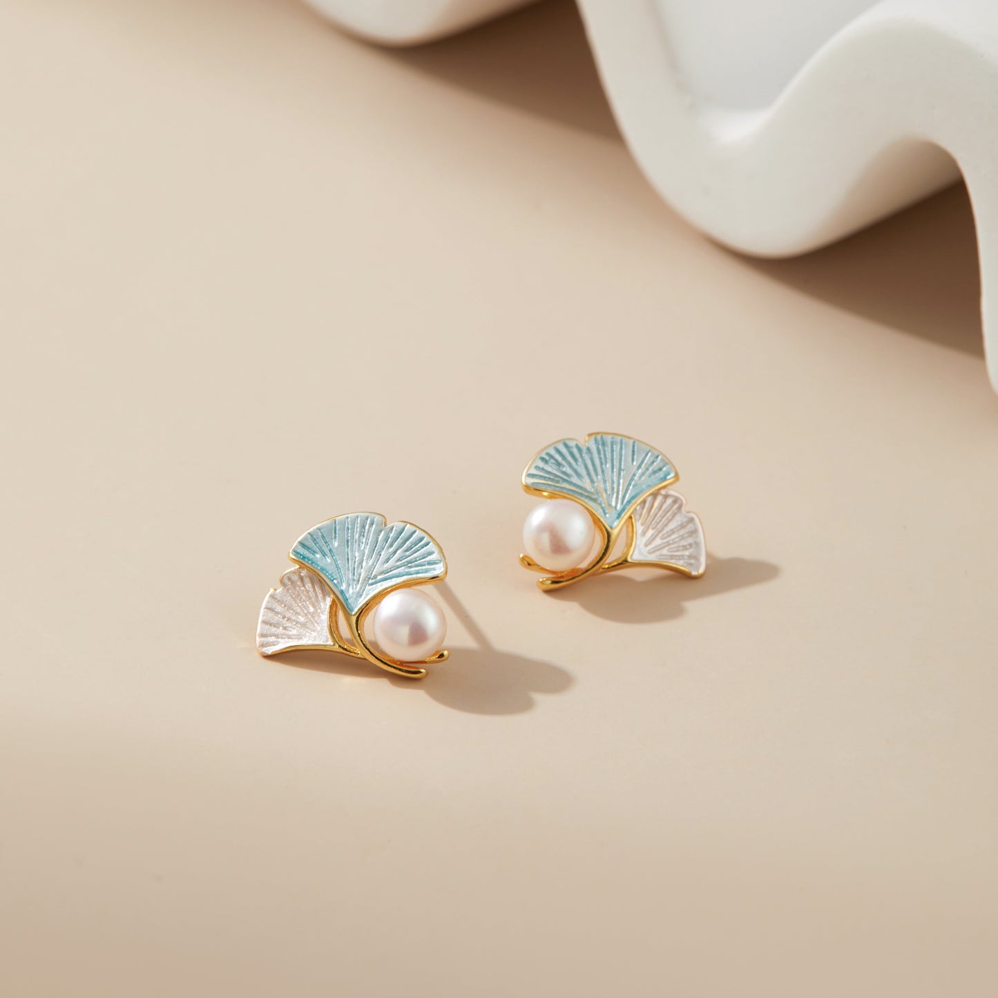 Ginkgo Pearl ear studs