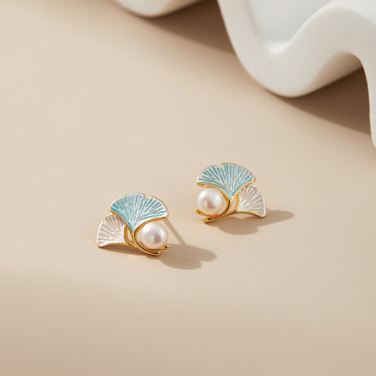 Ginkgo Pearl ear studs