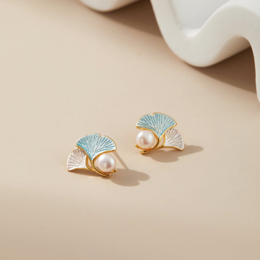 Ginkgo Pearl ear studs