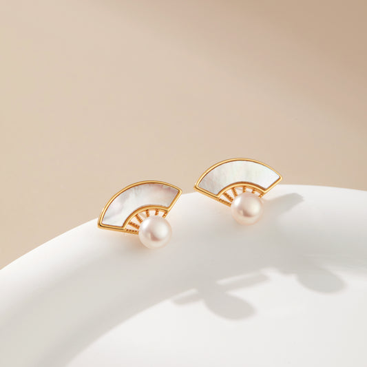 Fan shell pearl ear studs