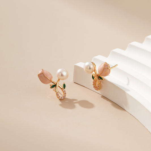 Garden Tulip – Blush Tulip Bud & Pearl Stud Earrings