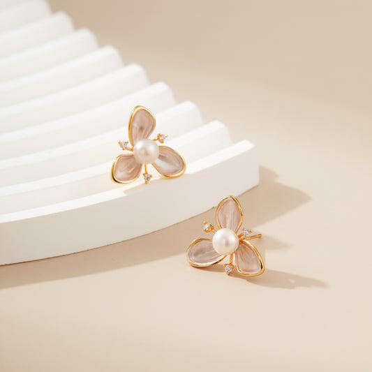 Flower pearl earrings