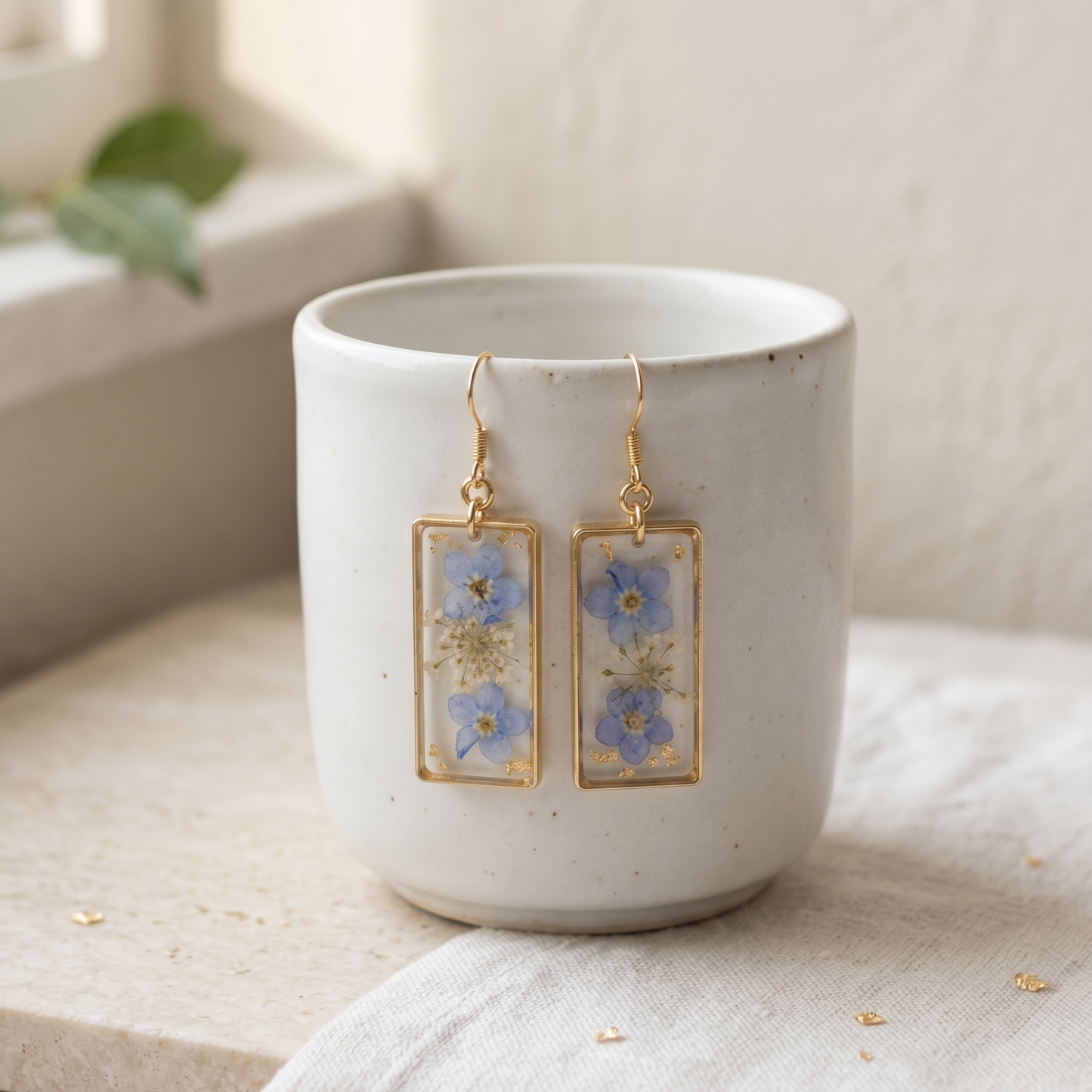 Forget Me Not – Pressed Forget-Me-Not Clear Rectangle Resin Drop Earrings