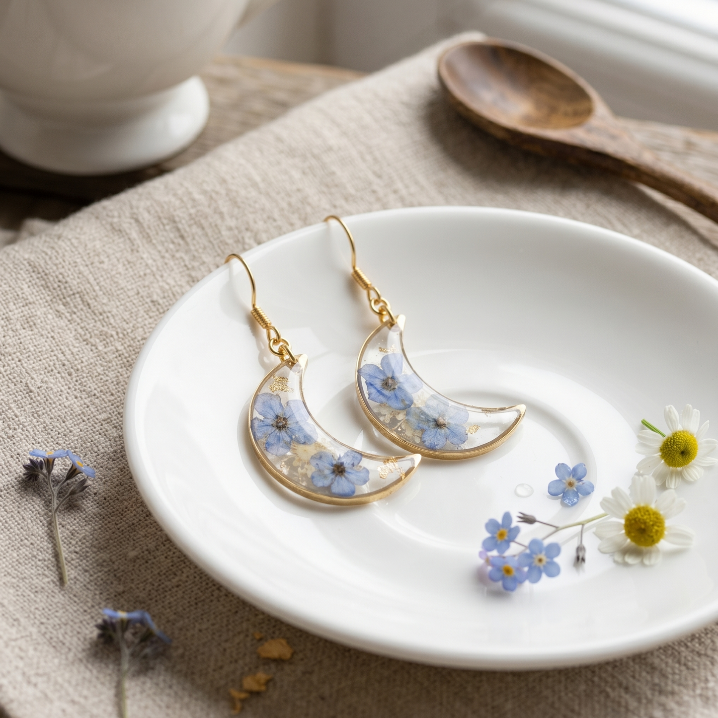 Forget Me Not – Pressed Forget-Me-Not Clear Crescent Moon Resin Drop Earrings