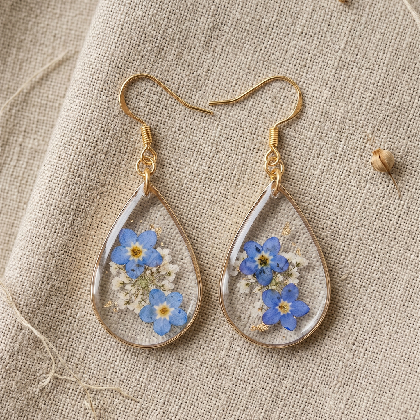Forget Me Not – Pressed Forget-Me-Not Clear Teardrop Resin Drop Earrings