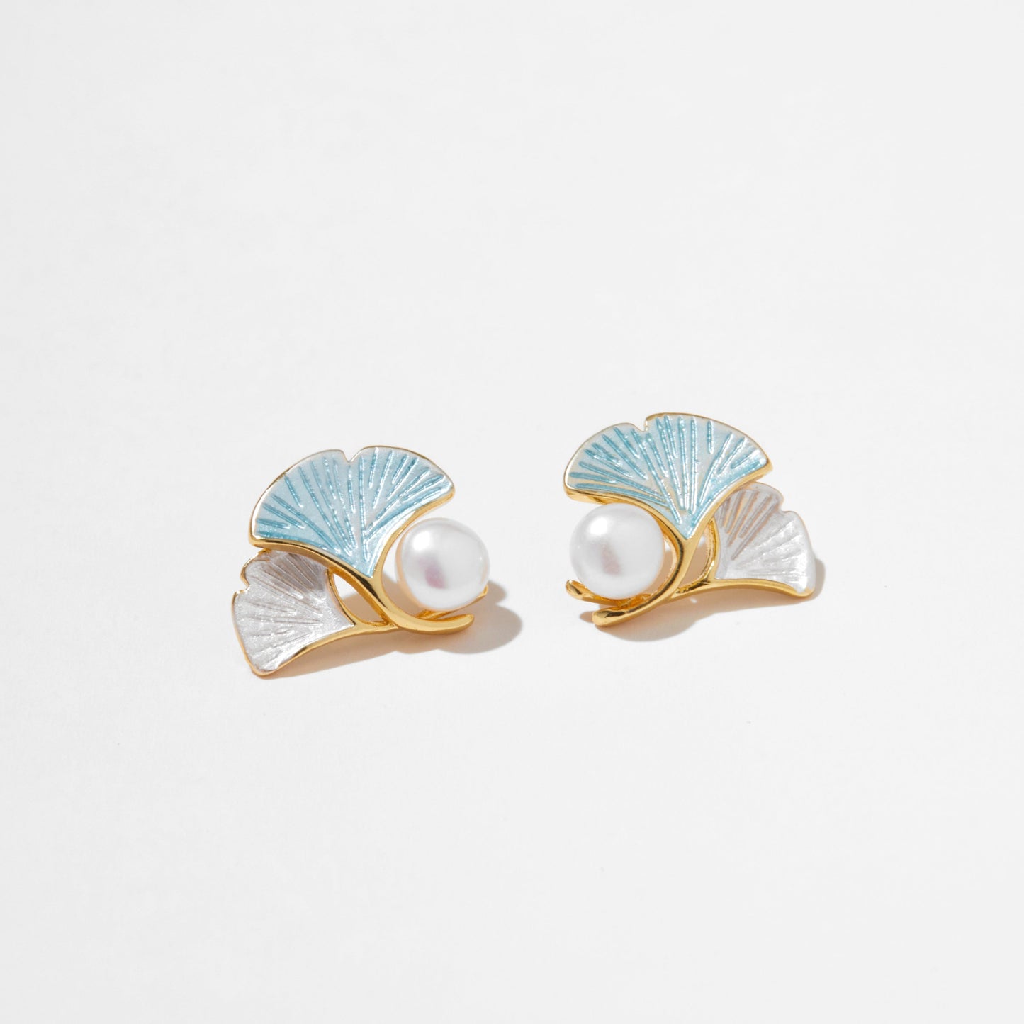 Ginkgo Pearl ear studs