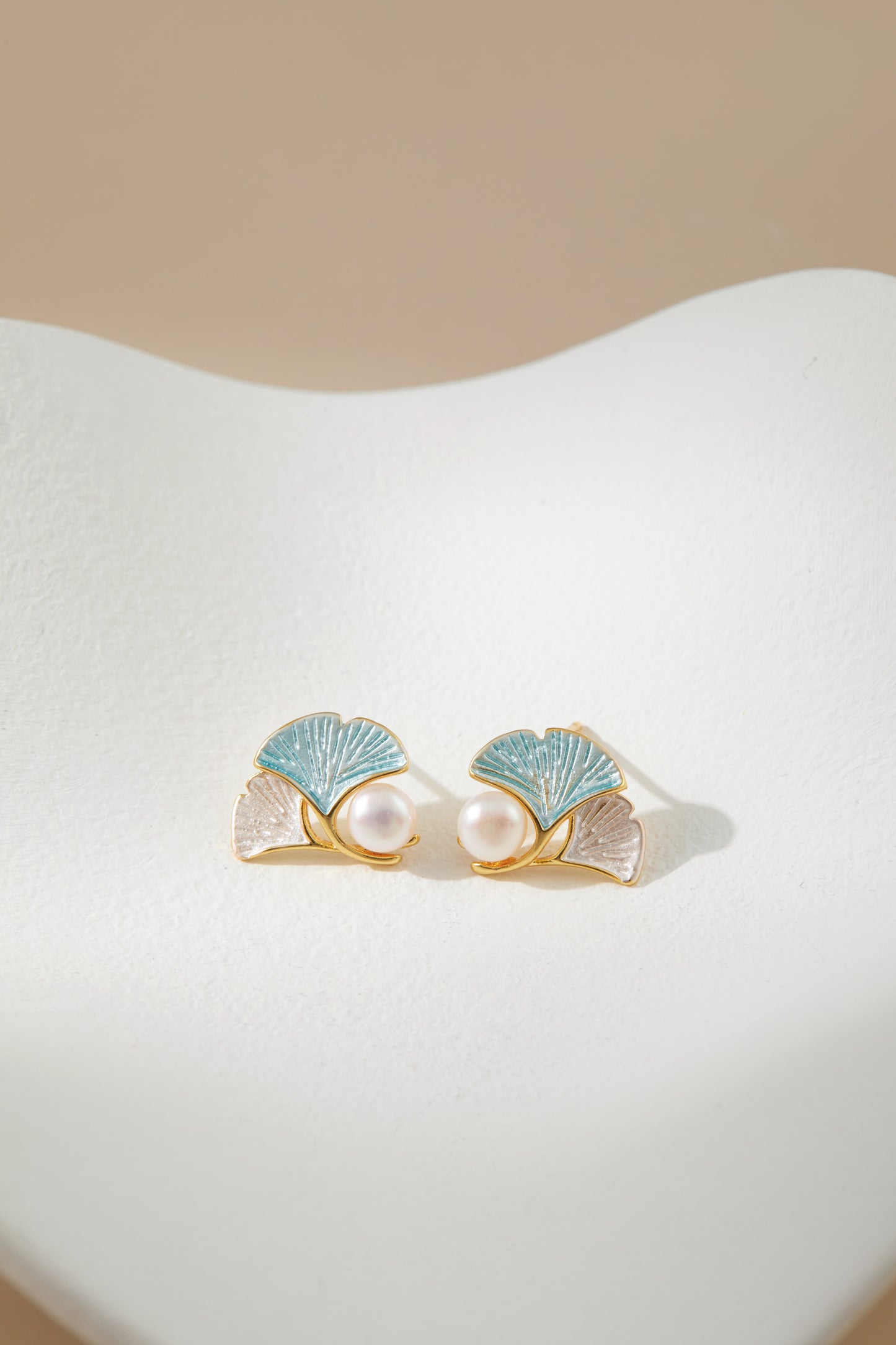 Ginkgo Pearl ear studs