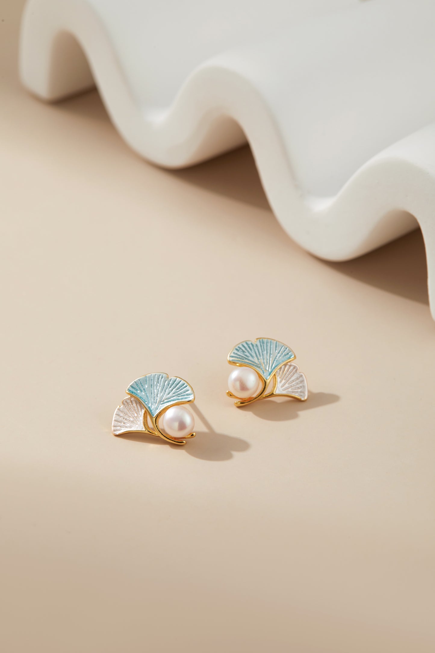 Ginkgo Pearl ear studs