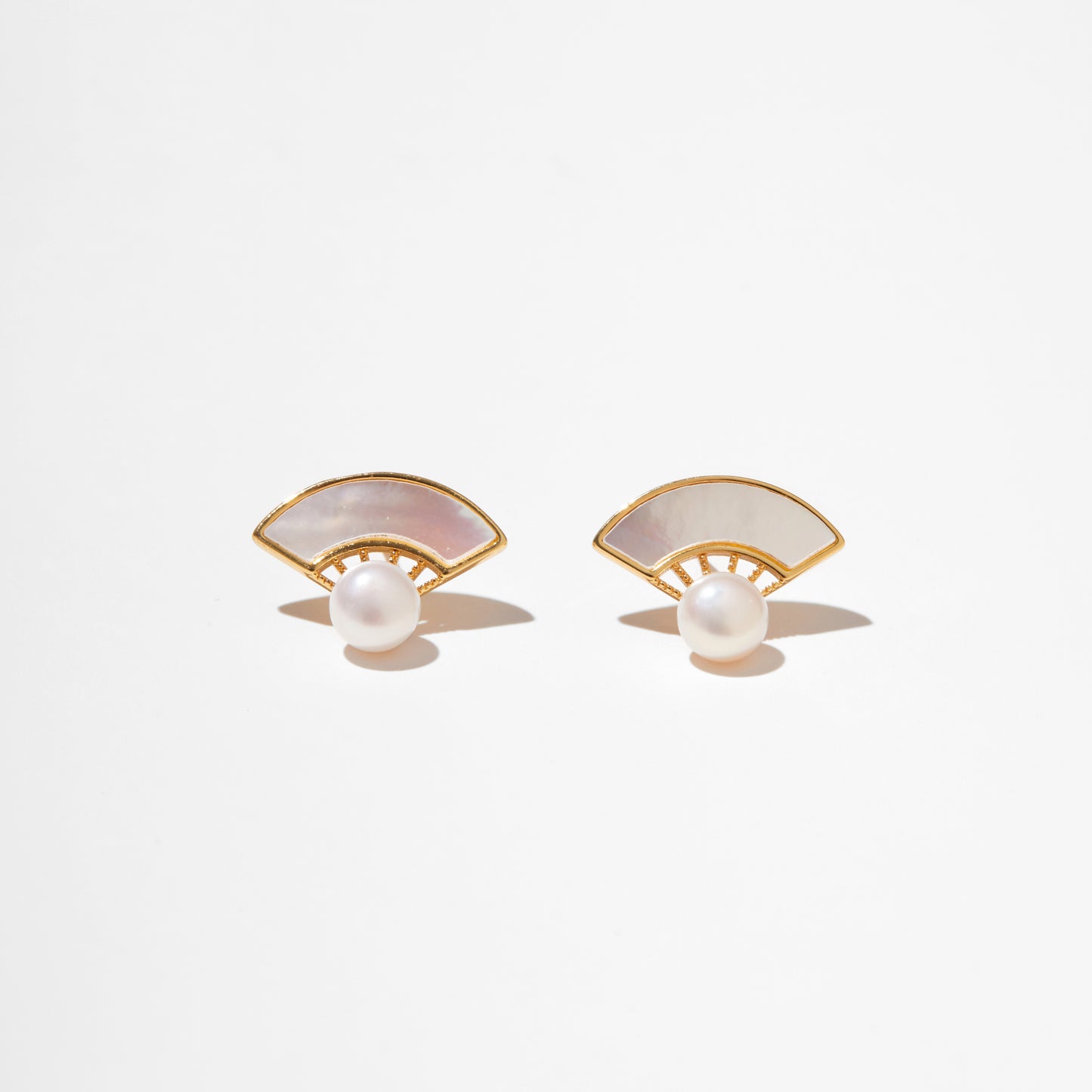 Folding Fan – Mother-of-Pearl Fan & Pearl Stud Earrings