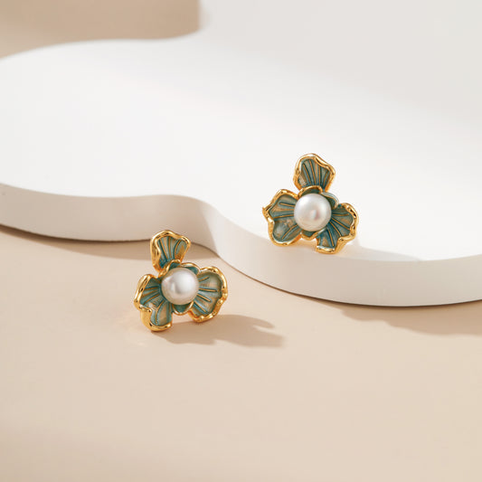 Teal Bloom – Teal Enamel Flower & Pearl Stud Earrings