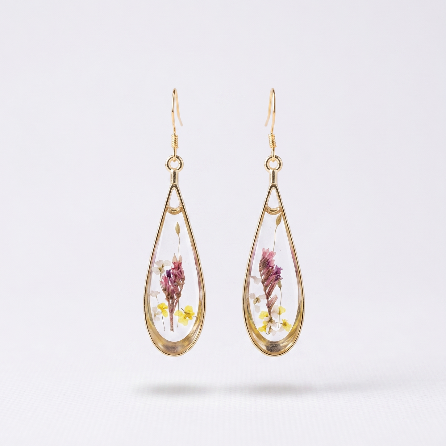 Purple clover – Pressed Purple Clover Clear Teardrop Resin Drop Earrings