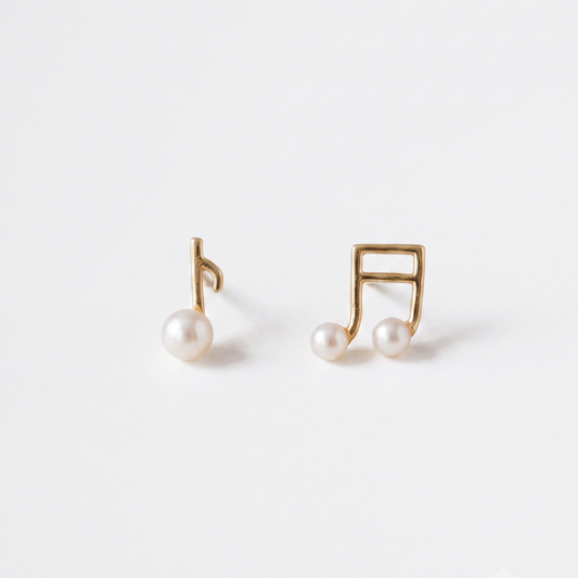 Little Song – Asymmetric Music Note Pearl Stud Earrings