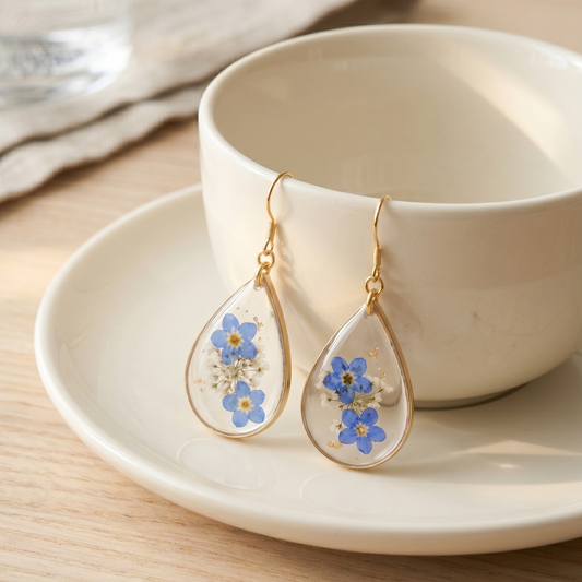 Forget Me Not – Pressed Forget-Me-Not Clear Teardrop Resin Drop Earrings