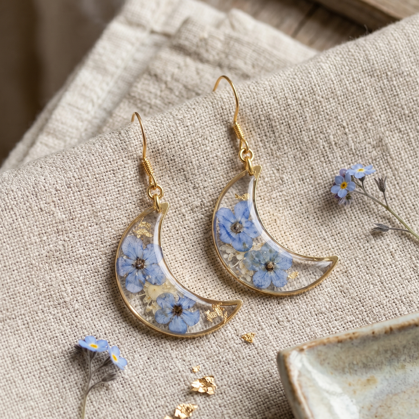 Forget Me Not – Pressed Forget-Me-Not Clear Crescent Moon Resin Drop Earrings