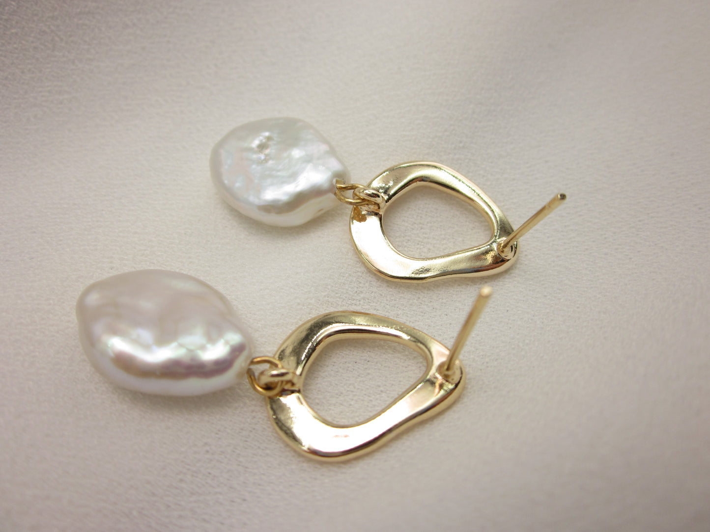 Water Drop Baroque Pearl Earring