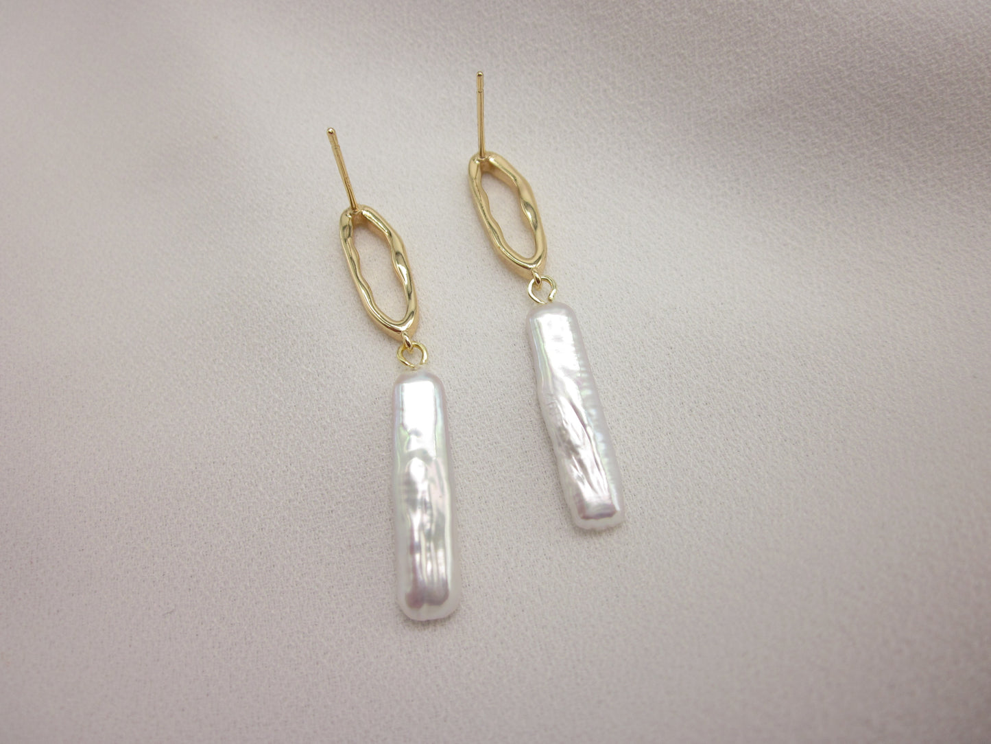 Silver Bar Baroque Pearl Earring