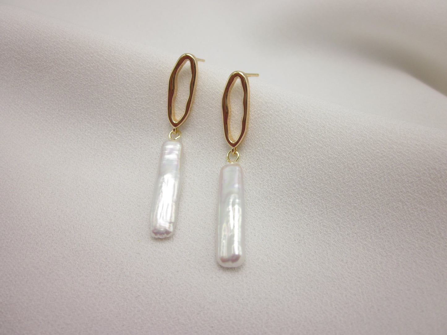 Silver Bar Baroque Pearl Earring