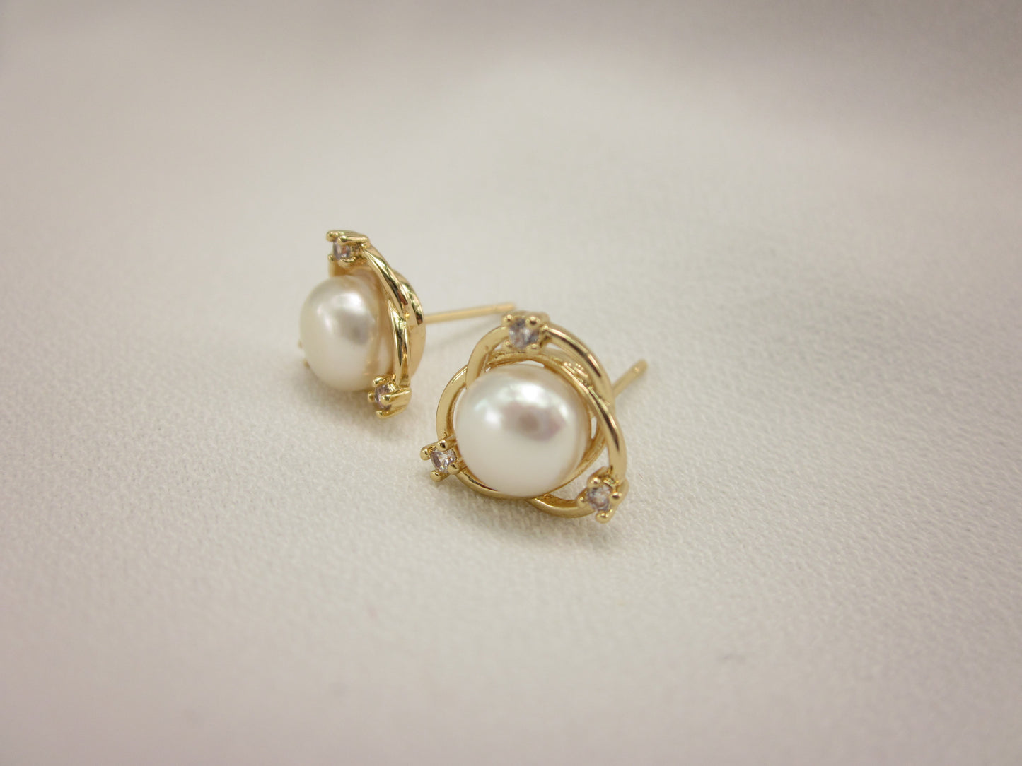 Blessing Wreath Zirconia Pearl Studs