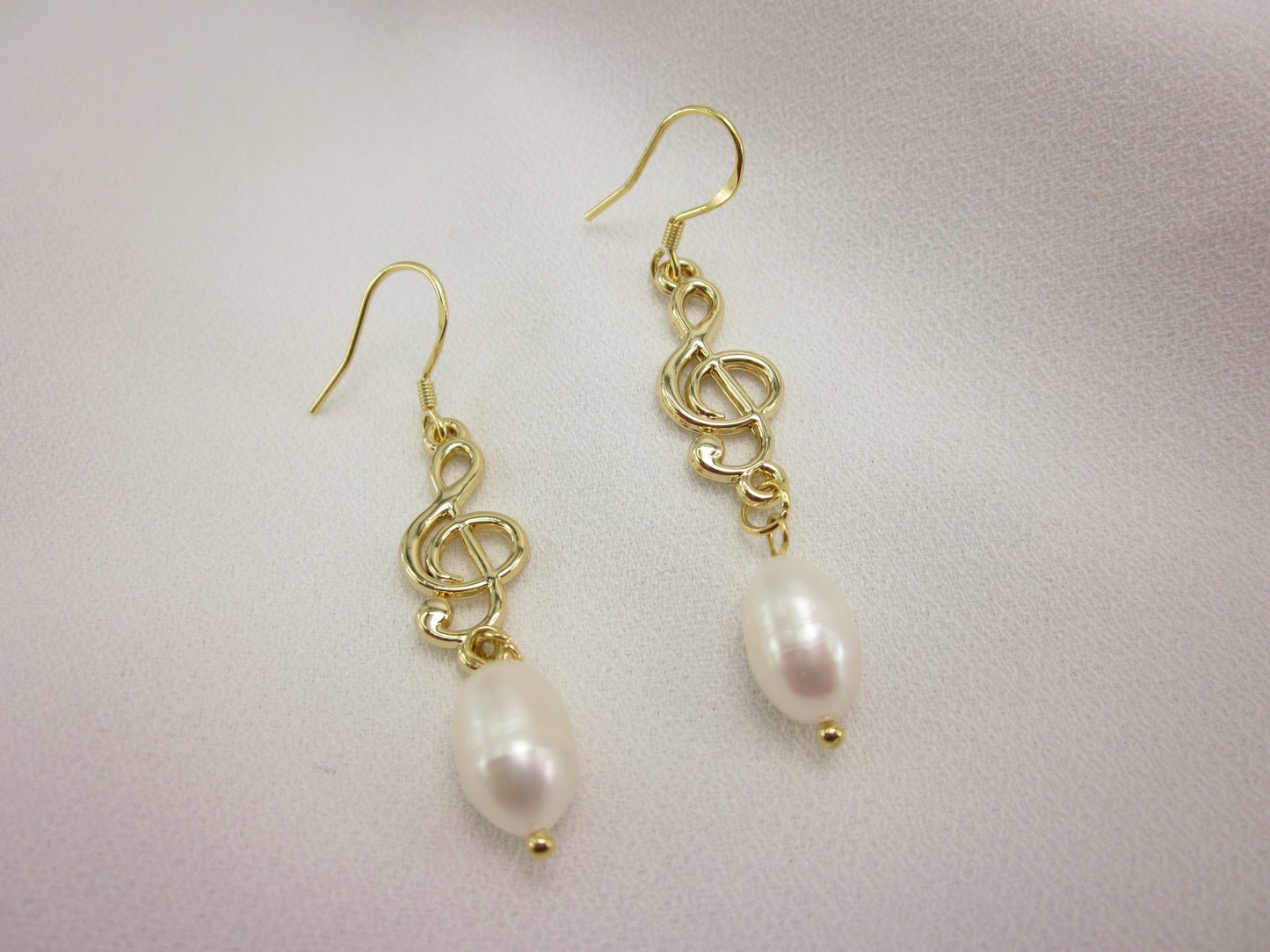 Music Clef Note Pearl Earrings