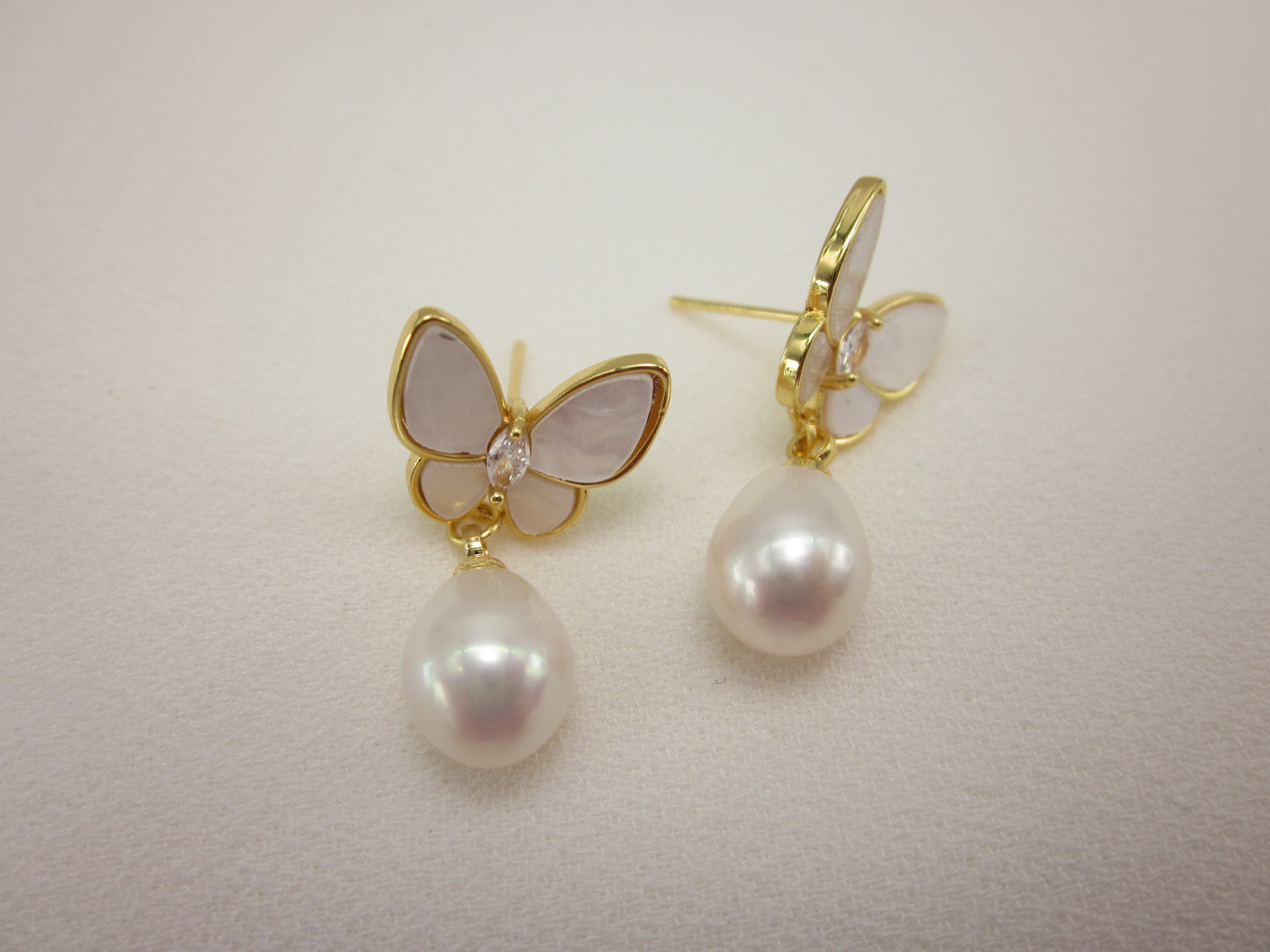 FlutterGlow Butterfly Pearl Earrings