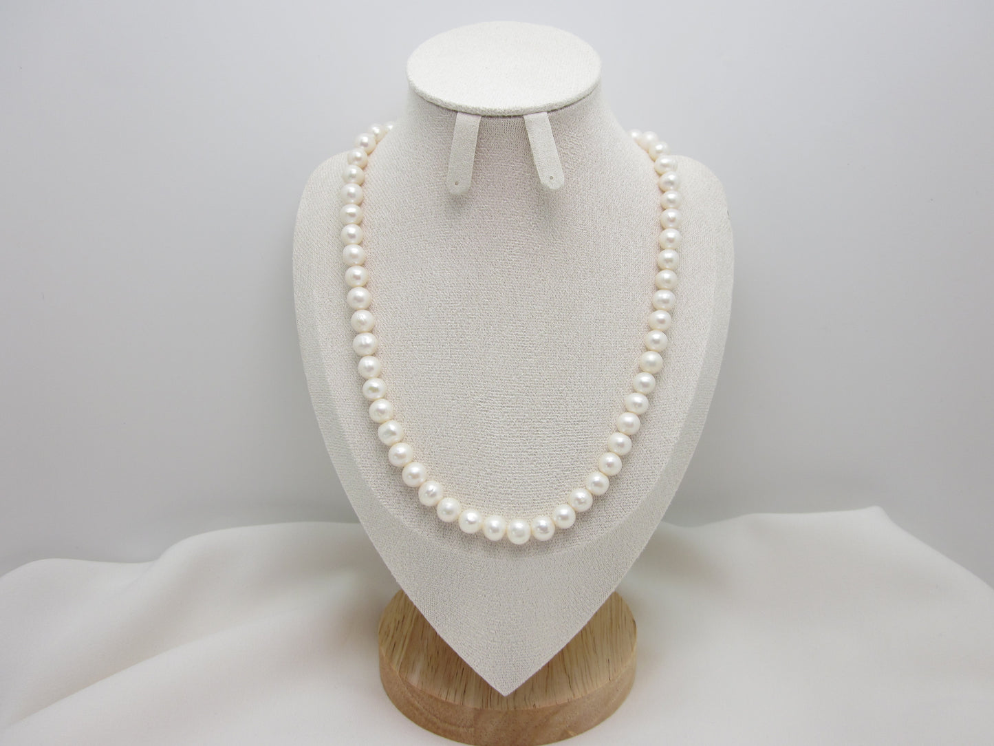 Double Bow Clasp Barque Pearl Necklace