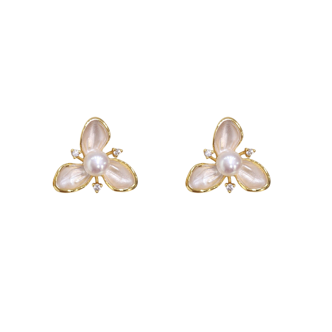 Flower pearl earrings