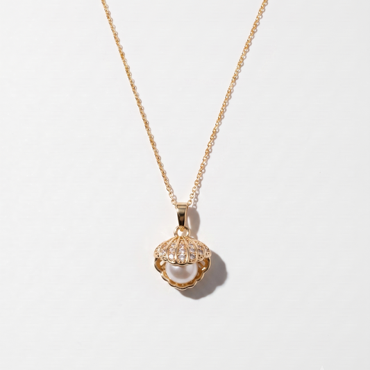 Shell Hold – Mother-of-Pearl Shell & Pearl Pendant Necklace