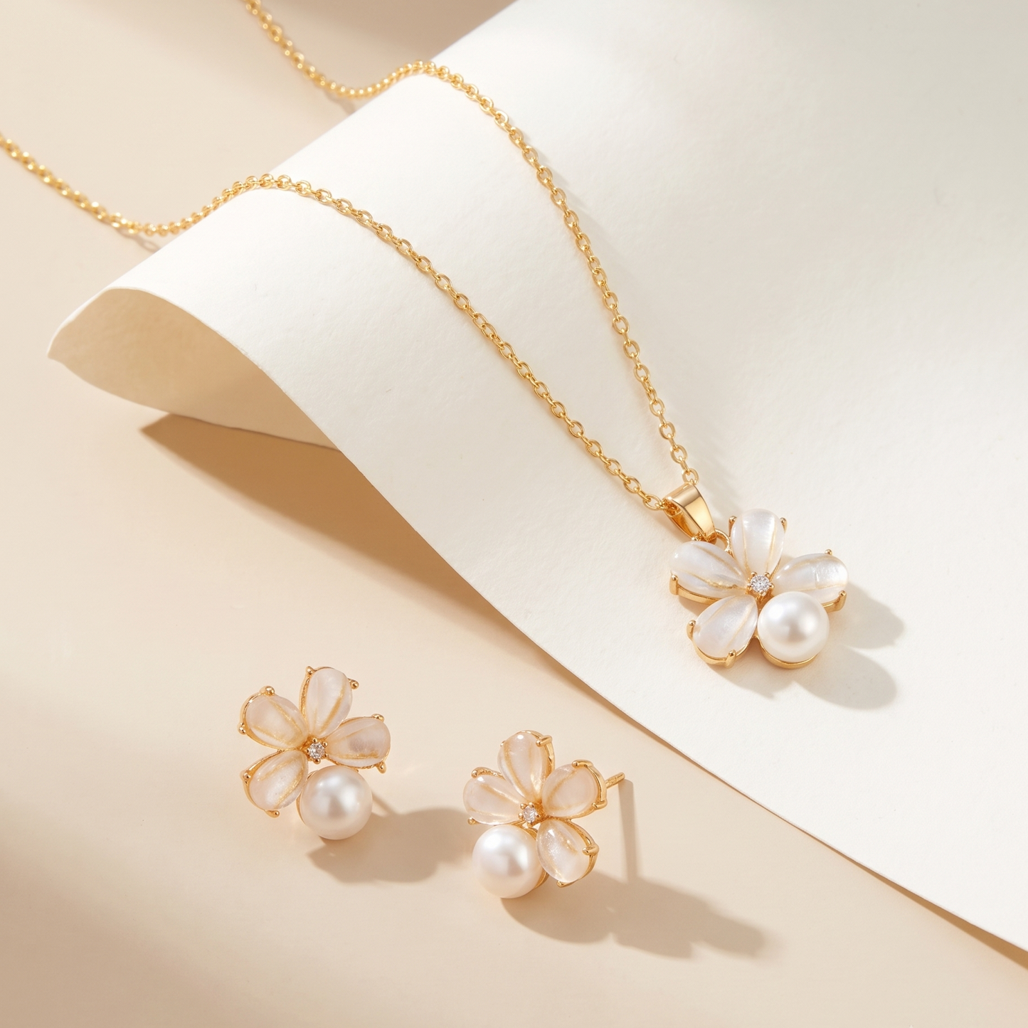 Pearl Bloom – Flower & Pearl Pendant Necklace