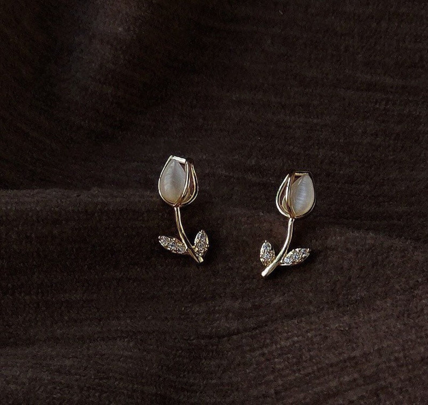 Mini Tulip Opel Cubic Zirconia Ear Studs