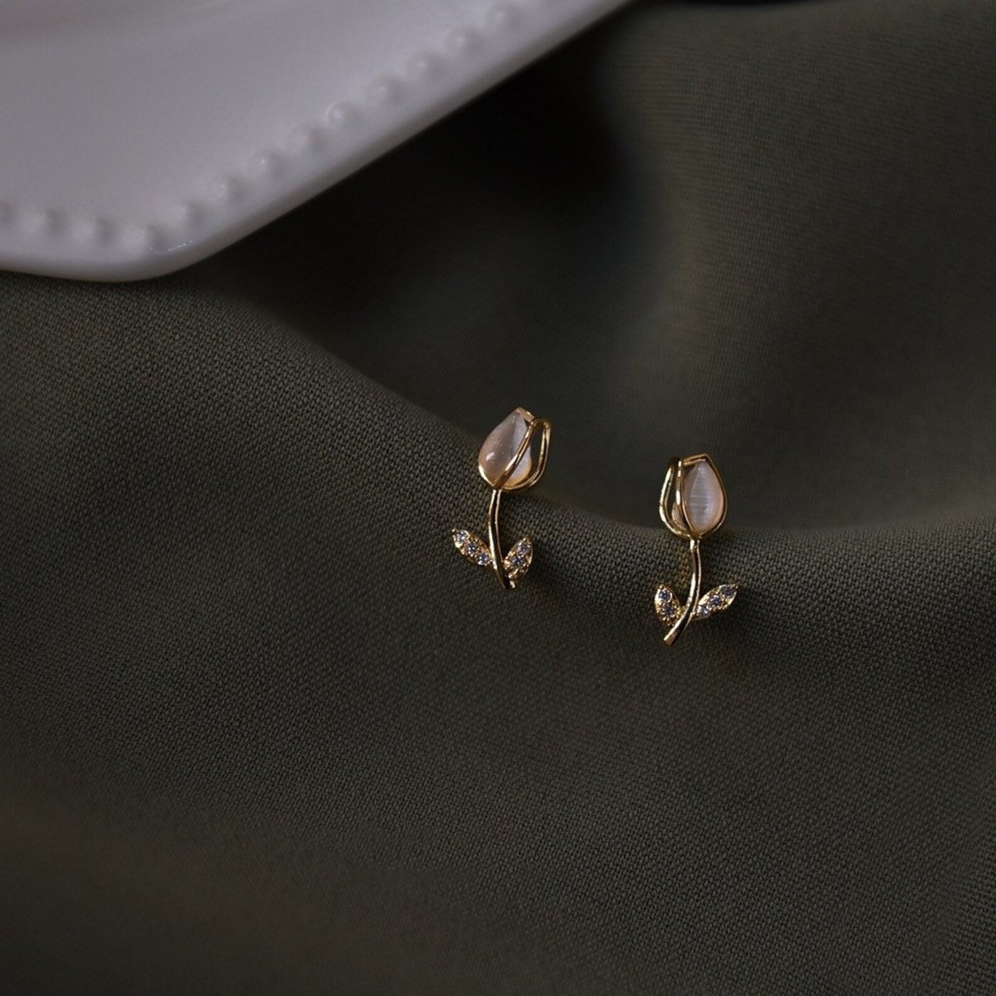 Mini Tulip Opel Cubic Zirconia Ear Studs